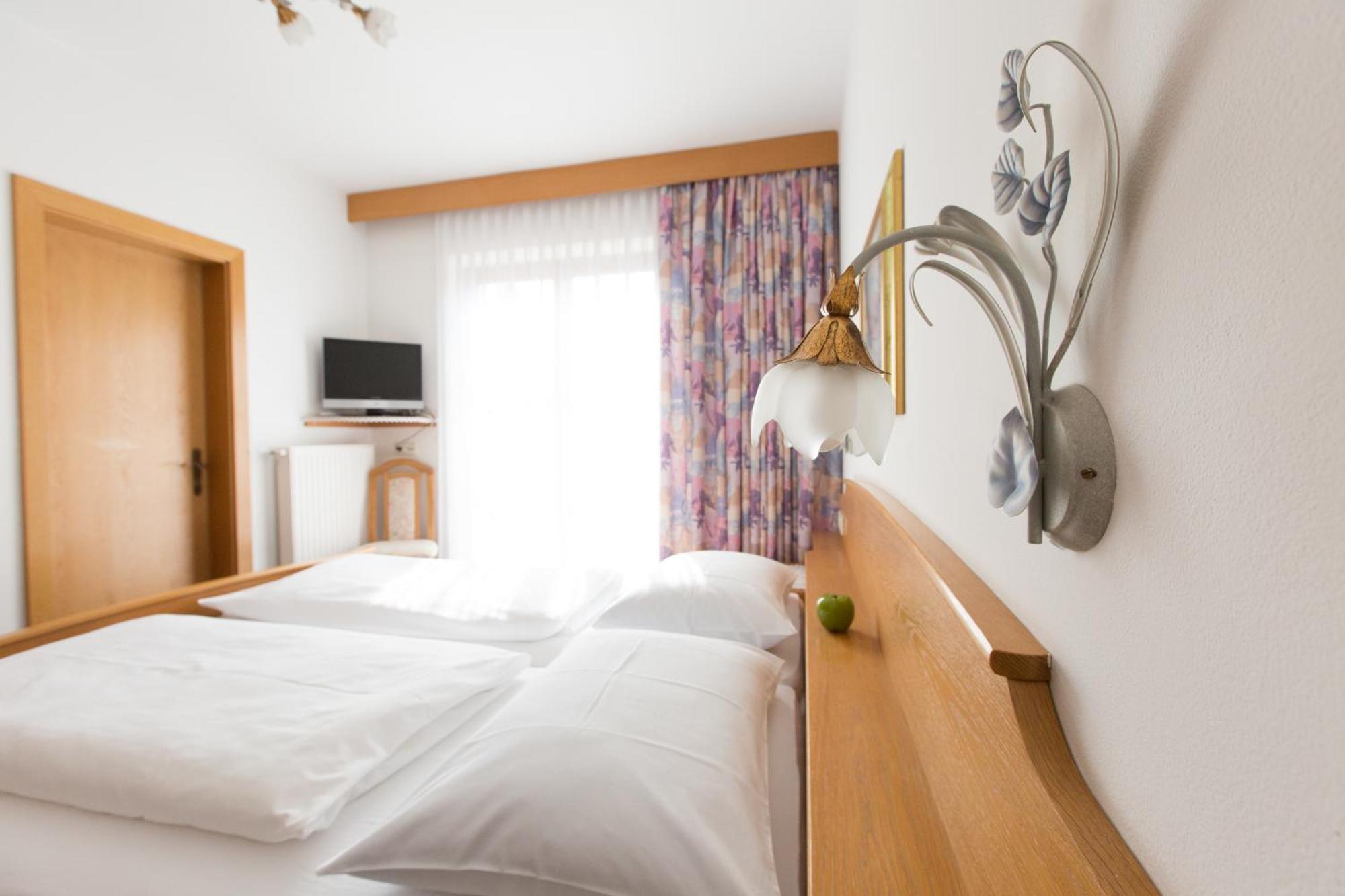Bed and Breakfast Linghof à Tirolo Extérieur photo